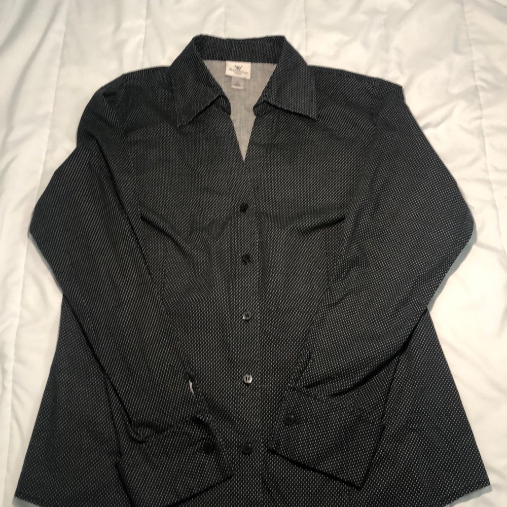 Button down fitted v neck blouse size 14